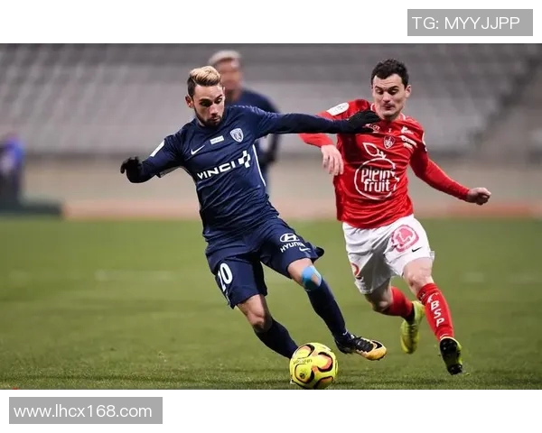 里昂主场迎战布雷斯特能否延续连胜势头分析比赛前景与关键球员表现