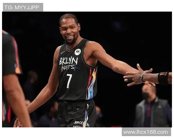 黄蜂与老鹰激战正酣11月26日精彩对决引发球迷热议