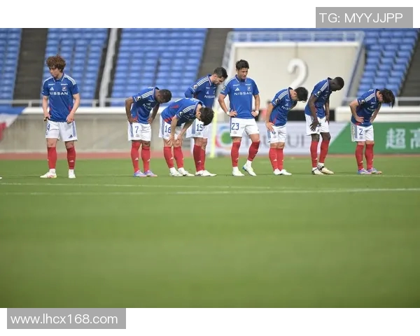 名古屋鲸鱼迎战清水鼓动全力争胜展现球队风采