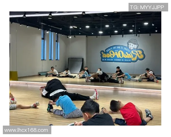 街舞文化与心理素质的交融探讨：杭州街舞队的成长之路与心态分析